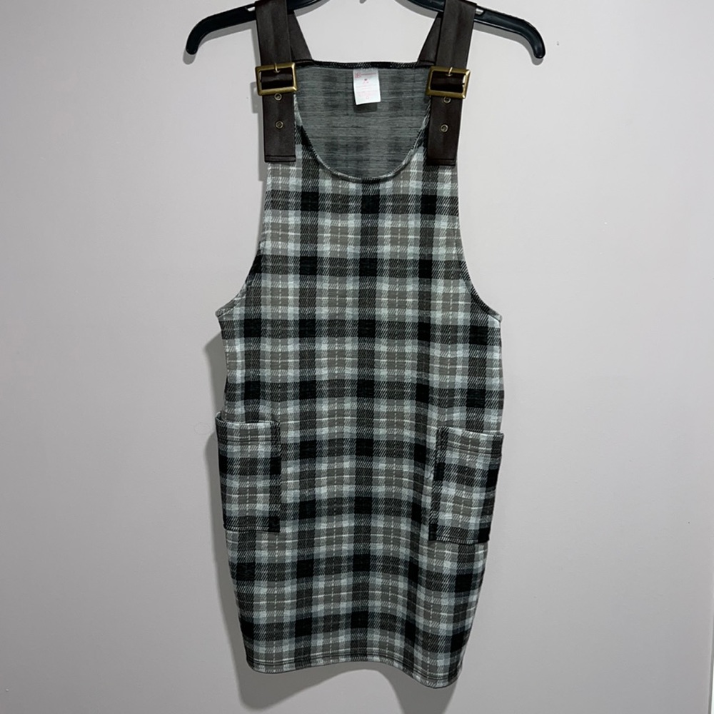 M leather strapped grey plaid overall dress with pockets